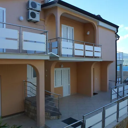 Jelica By Interhome Trogir